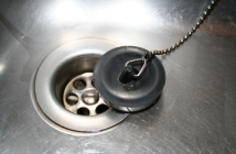 A Dana Point man tried to unclog his sink by mixing Liquid Plumer and sulfuric acid (By Martijn at Dutch Wikipedia (Transferred from nl.wikipedia to Commons.) [Public domain], via Wikimedia Commons).