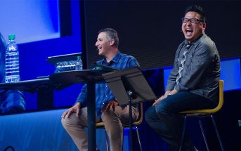 Men's pastor Tom Kang interviewing former New York Yankee Andy Pettitte at Saddleback Church's Man Up meeting. (Saddleback Church)
